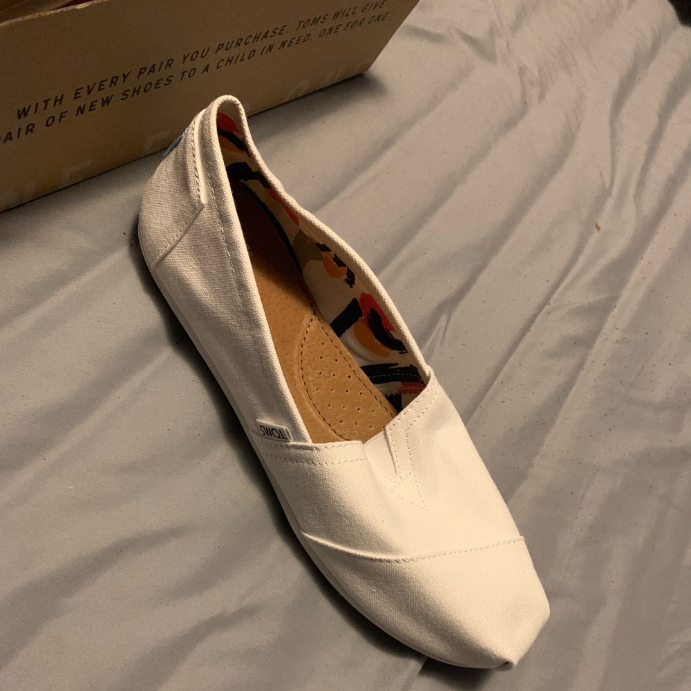 Brand new never been worn white rims size 11